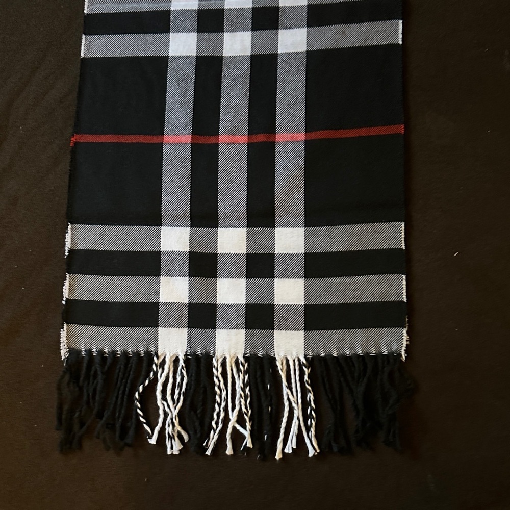 Clara Clark Black and White Checkered Scarf with fringe NIP - Picture 2 of 2